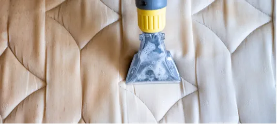 24 / 7 Professional and Guaranteed Yacht Cleaning Service !