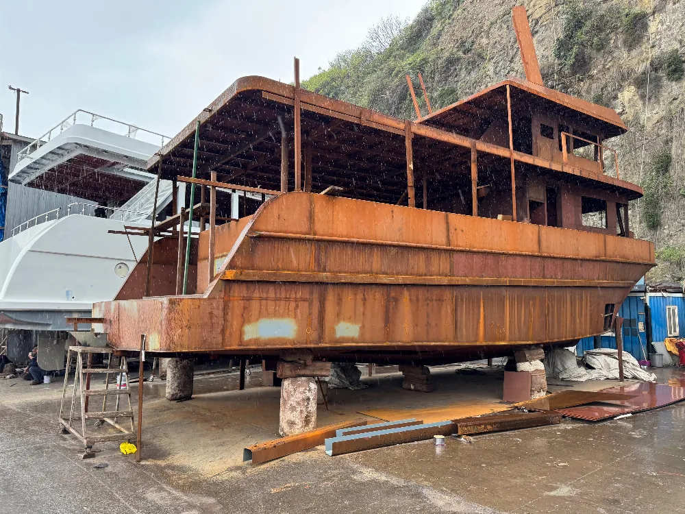 Tekne İmalatı ve Refit İşleri yapılır