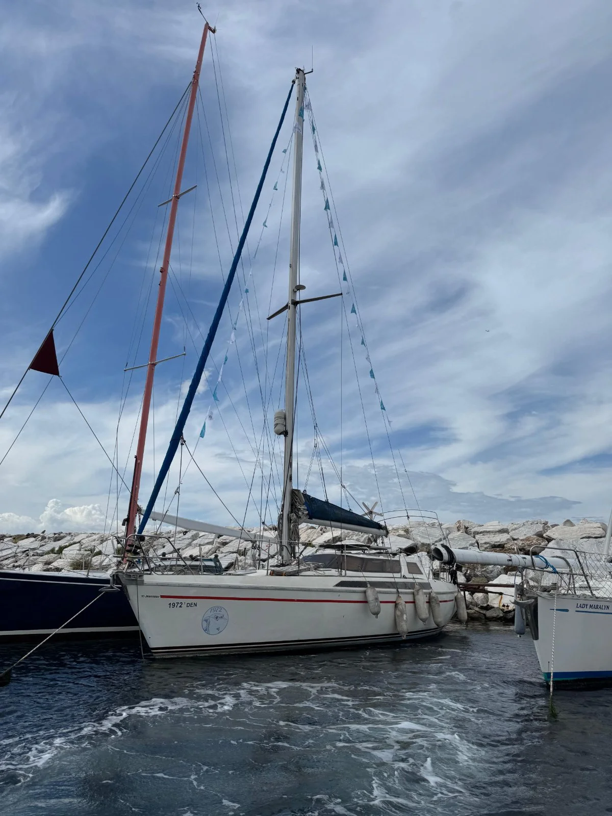 Tekne ve Yatlara Özel Kurumsal Flama Üretimi