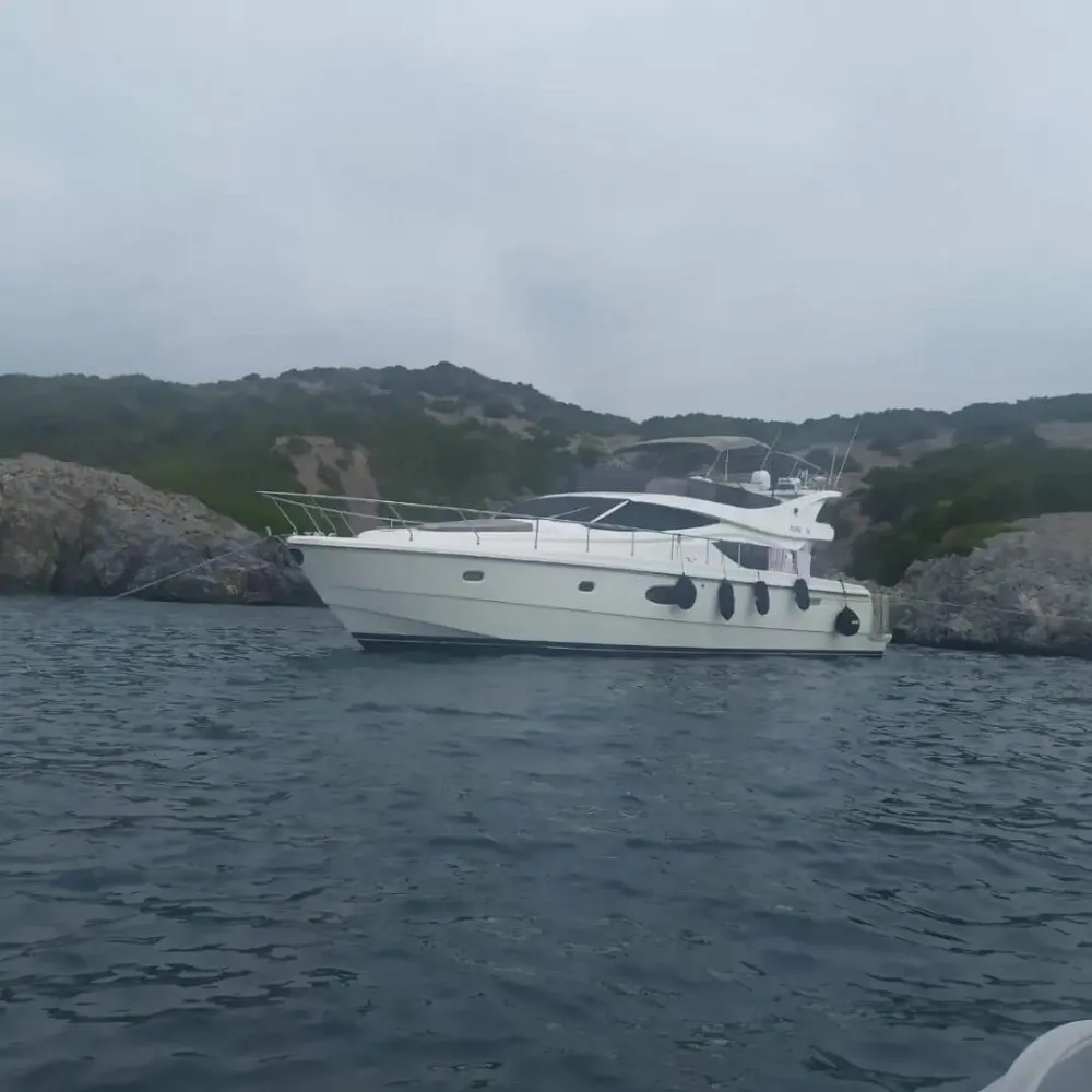 2005 Ferretti 550 – Offered with the trusted assurance of Friends Mari