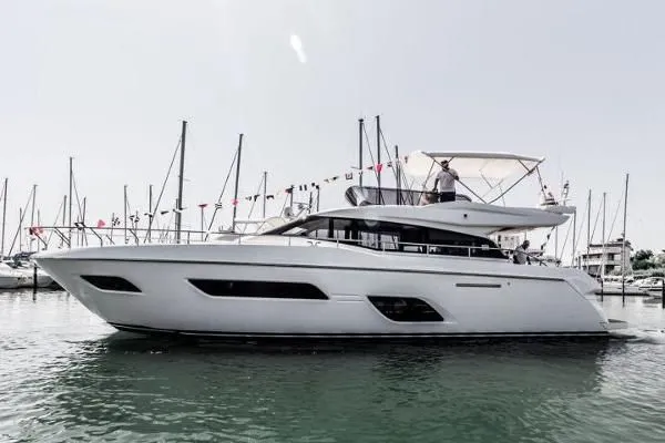 FERRETTI 550, 2018
