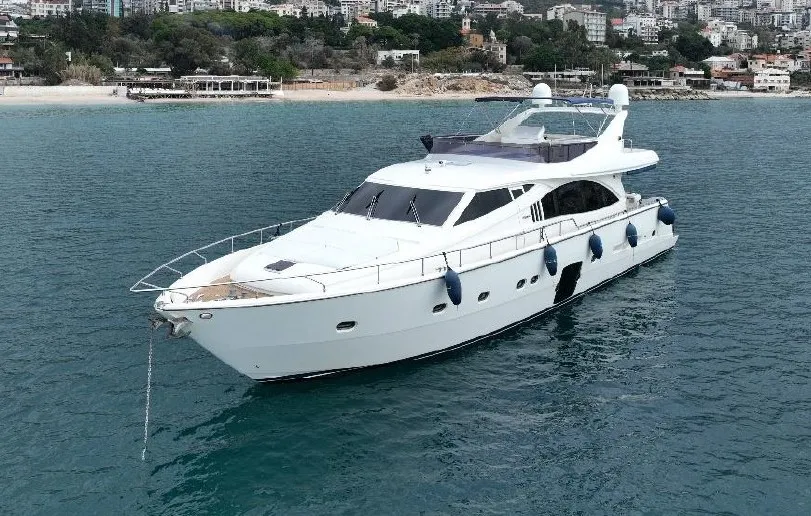 FERRETTI 731, 2008 model, in very good condition.