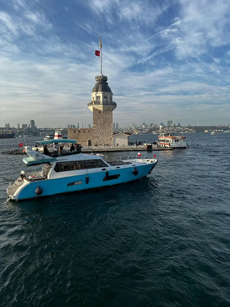 Kiralık Luxury Yatch, Iconic City